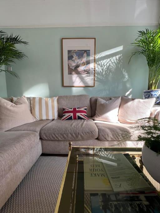 2025 Award Winner Liverpool Strawberry House - 3 Bedrooms 外观 照片