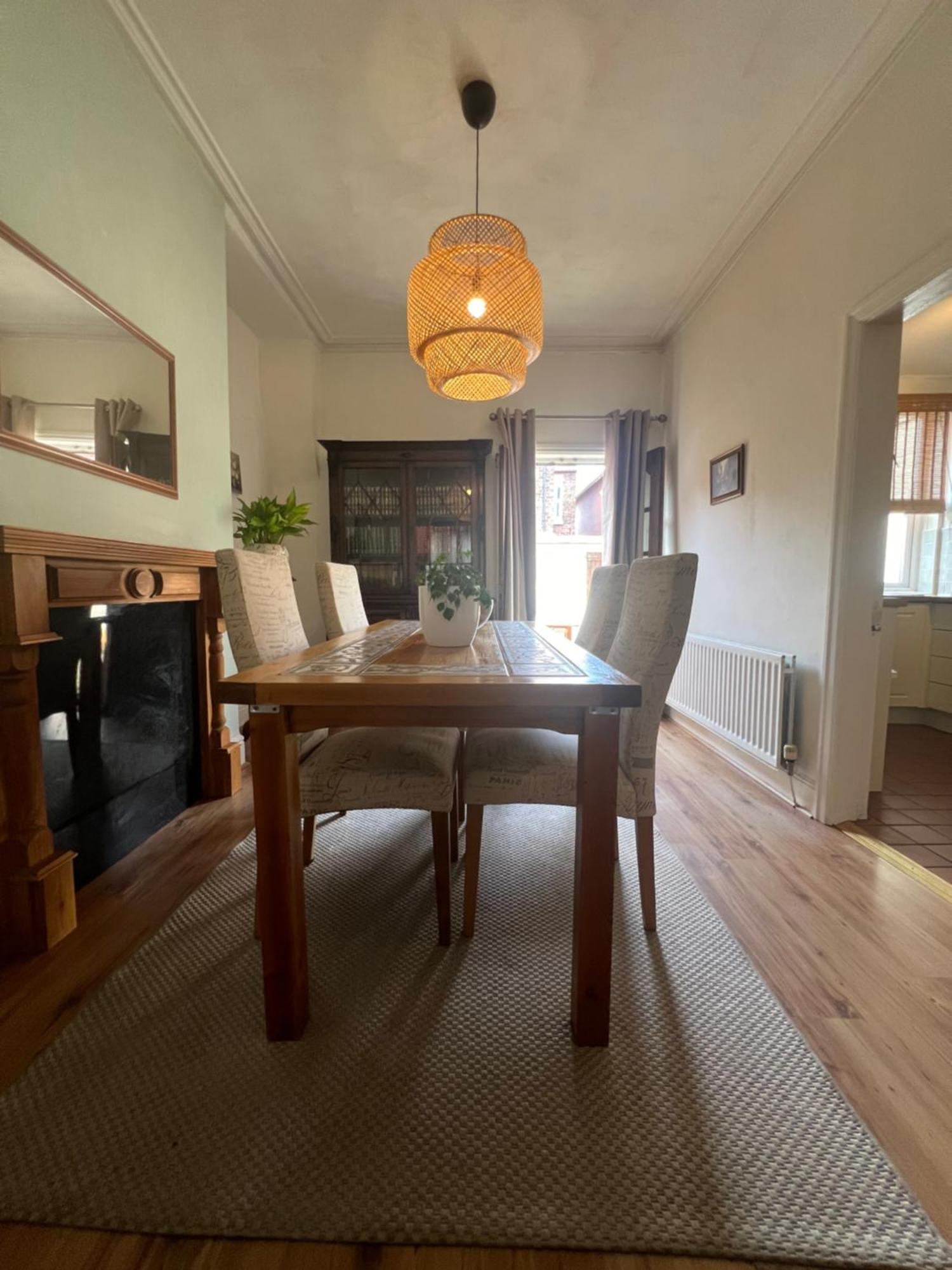 2025 Award Winner Liverpool Strawberry House - 3 Bedrooms 外观 照片