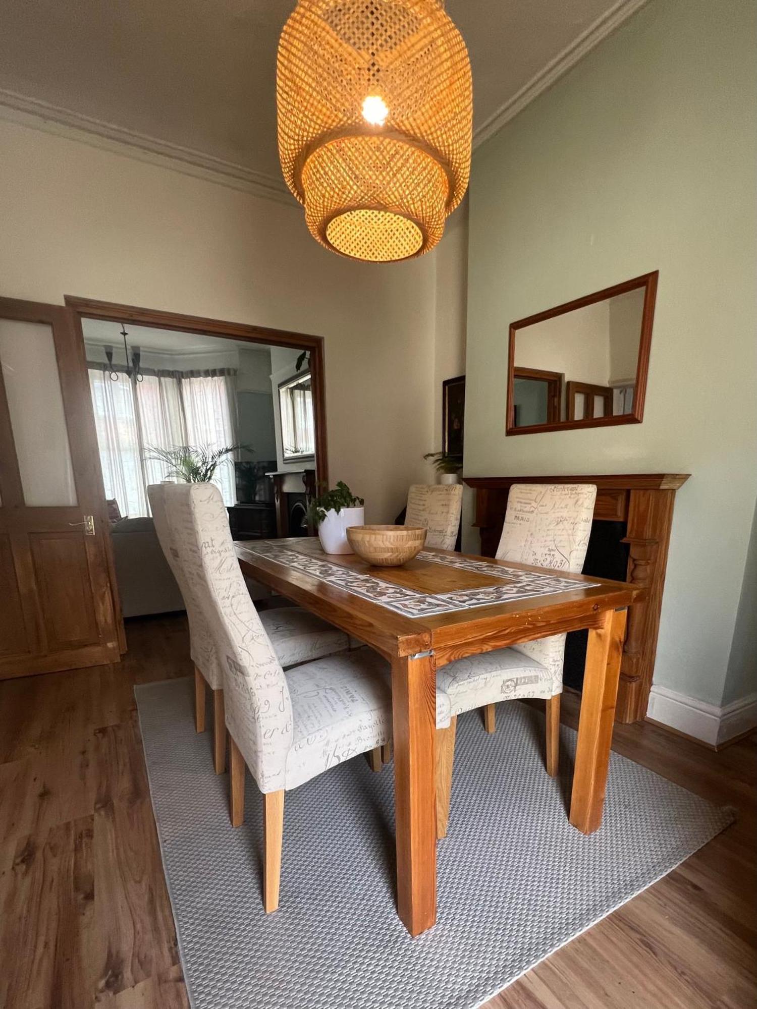 2025 Award Winner Liverpool Strawberry House - 3 Bedrooms 外观 照片